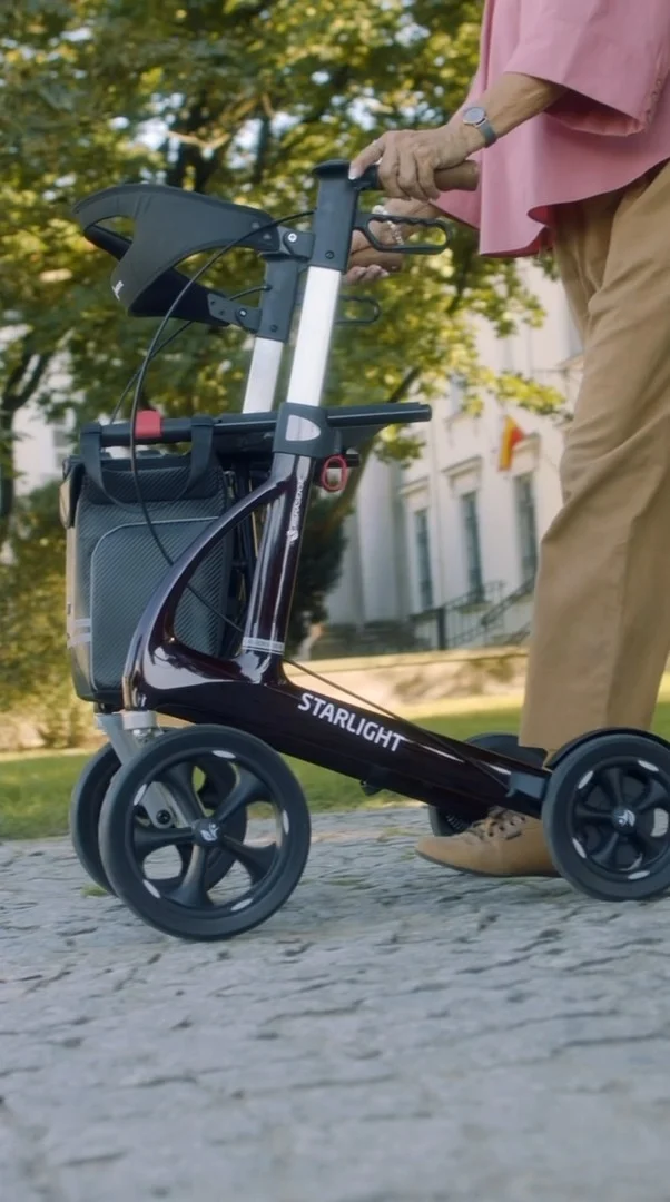 Wenn Sie einem geliebten Menschen mehr Sicherheit, Komfort und Unabhängigkeit bieten möchten, ist die richtige Wahl entscheidend. Entdecken Sie Rehasense STARLIGHT 💫

Die leichte Carbonkonstruktion erleichtert die Handhabung des Rollators im Haus und im Freien, während die größeren Vorderräder und der stabile Rahmen bei jedem Schritt ein Gefühl der Sicherheit vermitteln. In der Version STARLIGHT Plus sorgen besonders weiche Reifen für noch mehr Komfort.

Zuverlässige Bremsen, ein Kippschutzsystem und reflektierende Elemente bieten ein hohes Maß an Sicherheit – sowohl für den Benutzer als auch für seine Angehörigen. Der bequeme Sitz, die einfache Verstellung der Griffe und der intuitive Click&Safe-Verschluss machen die täglichen Ausflüge noch einfacher.

Abgerundet wird das Ganze durch ein elegantes Design, das zeigt, dass Funktionalität auch schön aussehen kann 💙
—
If you want to offer a loved one greater safety, comfort, and independence, making the right choice is crucial and the Rehasense STARLIGHT could be just what you need💫
 
The lightweight carbon construction makes the rollator easy to use indoors and outdoors, while the larger front wheels and sturdy frame provide a feeling of safety with every step. If you choose the STARLIGHT Plus version, extra-soft tyres ensure even greater comfort.
 
Reliable brakes, an anti-tip system, and reflectors offer a high level of safety—both for the user and their loved ones. While the comfortable seat, easy-to-adjust handles, and intuitive Click&Safe lock make daily outings even easier.
 
The STARLIGHT rollator has been elegantly designed to combine functionality and beauty 💙