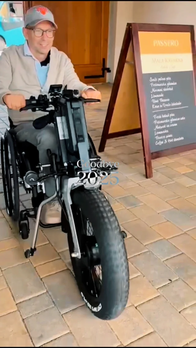 Was für ein Jahr! 🎉

🐾 Mehrere Ausgaben der PAWS Tour, unter anderem in Polen, Italien und Slowenien.
👥 Teilnahme an internationalen Messen und Veranstaltungen.
🥰 Tausende inspirierende Gespräche mit Ihnen – unseren Nutzern.

Vielen Dank für all die gemeinsamen Momente! 💙
—
What a year it has been! 🎉

🐾 Several editions of the PAWS Tour, including in Poland, Italy, and Slovenia.
👥 Participation in international trade fairs and events.
🥰 Thousands of inspiring conversations with you—our users.

Thank you for all the moments we shared! 💙