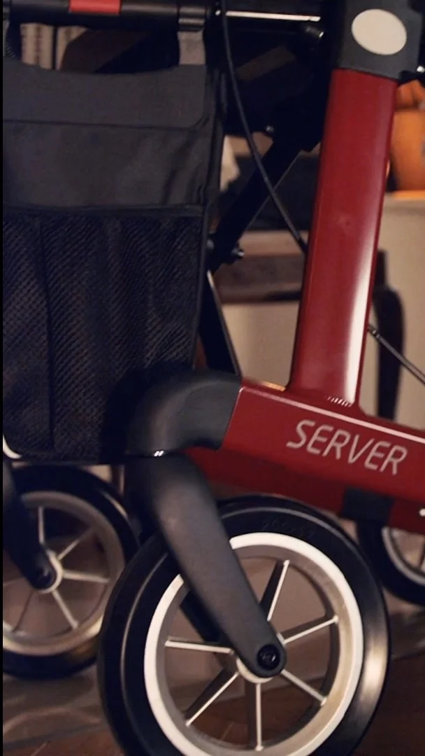 Schenken Sie Ihren Lieben mehr Mobilität und Sicherheit bei jedem Schritt – mit unseren Rollatoren 👴🏻👵🏻 Ein Geschenk, das wirklich etwas bewegt 💙
—
Give your loved ones greater mobility and confidence in every step they take – with our rollators 👴🏻👵🏻 It's a gift that really makes a difference 💙

#Rehasense #rollator #Athlon #Server #Mobility #EnjoyYourFreedom