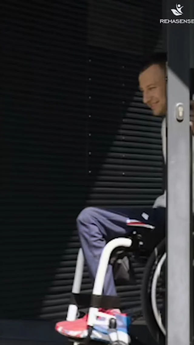 Heute ist der Internationale Rollstuhl-Tag 💙 Es ist an der Zeit, darauf aufmerksam zu machen, wie ein gut angepasster Rollstuhl den Alltag erleichtern und mehr Bewegungsfreiheit bieten kann.
—-
Today is International Wheelchair Day 💙 It’s a moment to highlight how a well-fitting wheelchair can support everyday life and give greater freedom of movement.