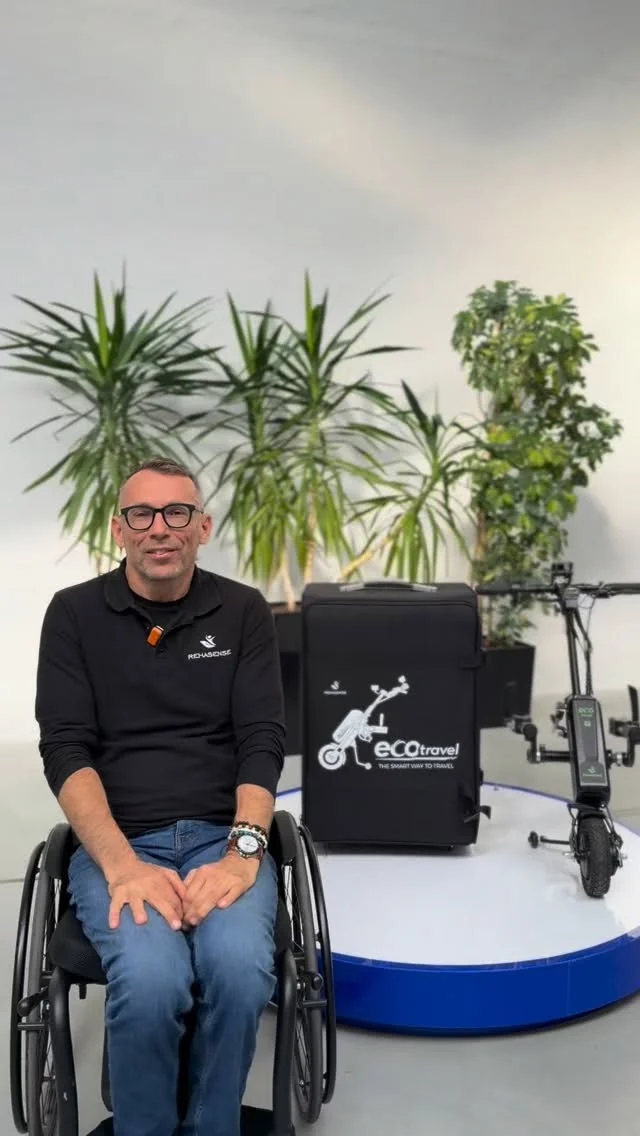 Poznajcie najmłodsze dziecko w naszej rodzinie przystawek elektrycznych 💙 Eco Travel z łatwością przekształca Twój wózek manualny w łatwego w manewrowaniu towarzysza – idealnego zarówno na krótkie przejażdżki, jak i dłuższe podróże 🏝️

#Rehasense #EcoTravel #wheelchair #mobility #wheelchairlife♿️