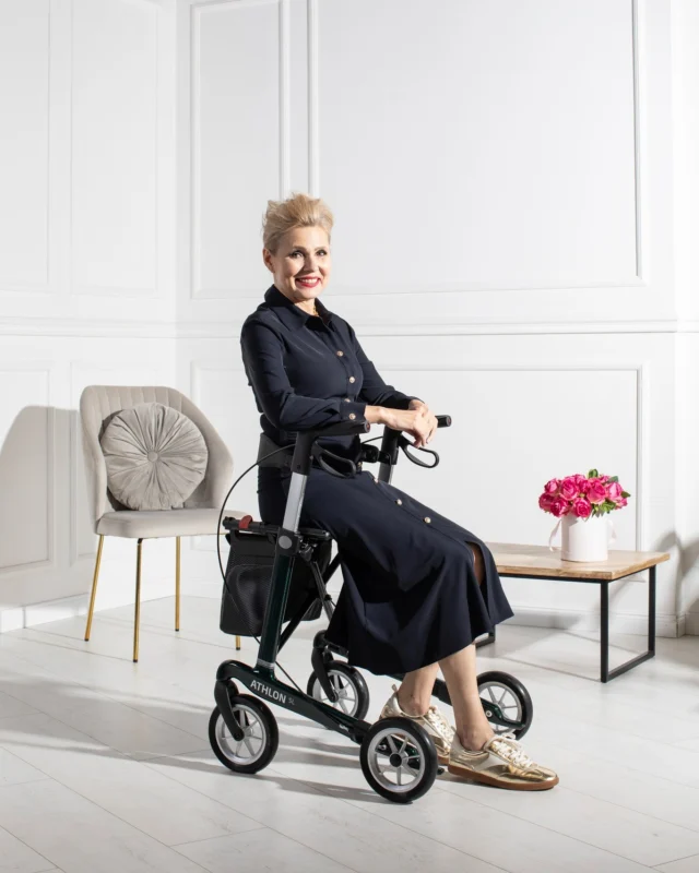 Denk an deine Lieben 💚 Athlon SL Racing Green ist eine leichte und zuverlässige Stütze für die täglichen Wege. Er sorgt für Stabilität, Komfort und mehr Unabhängigkeit – jeden Tag. 
—
Think of your loved ones 💚 Athlon SL Racing Green is a lightweight and reliable aid for everyday mobility. It provides stability, comfort, and greater independence – every day.

#Rehasense #AthlonSL #Mobility #Spring #rollator